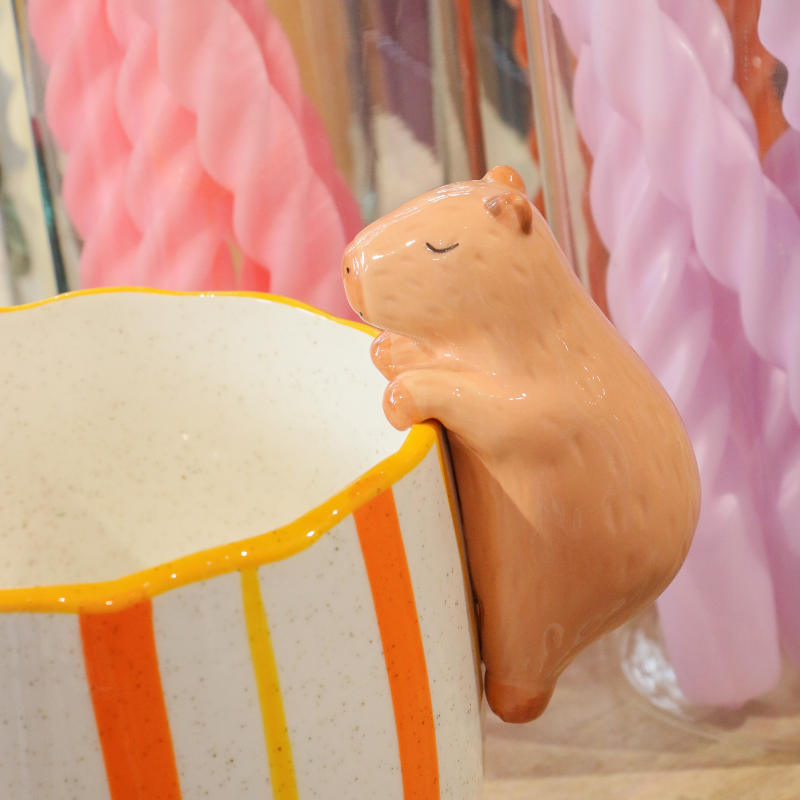 Pflanztopf Neugieriges Capybara – Sass & Belle